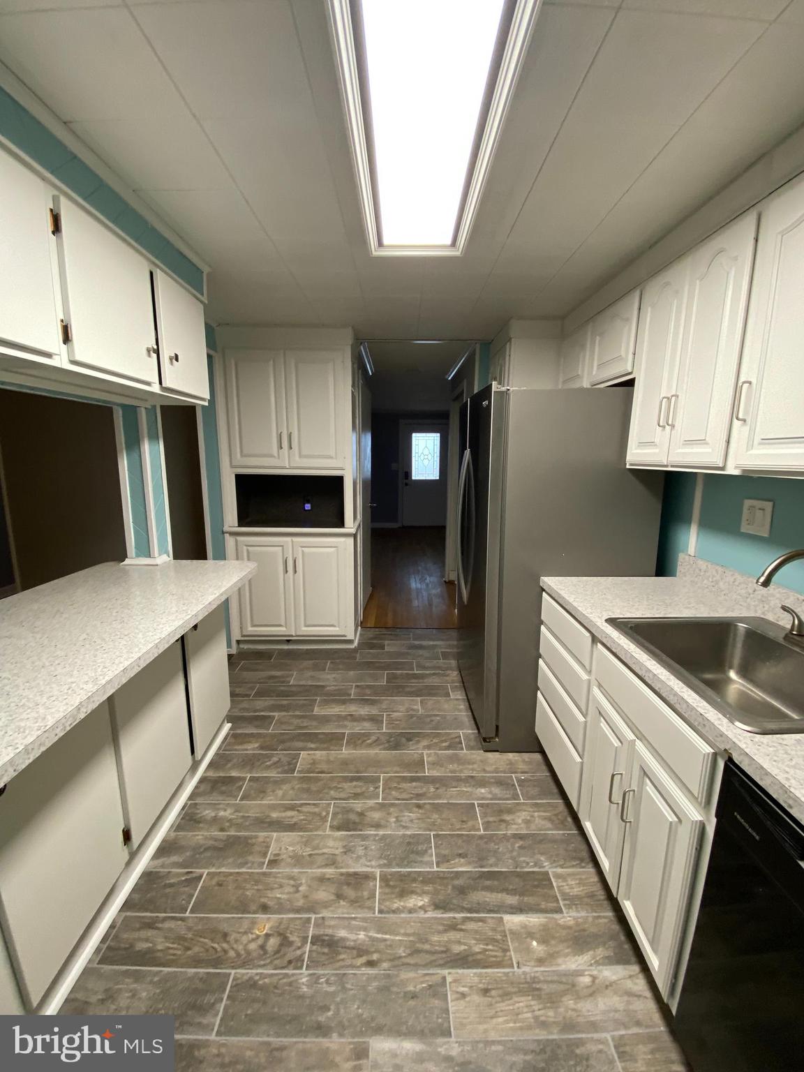 950 Middleborough Road Essex, MD 21221 - Photo 3 of 55 Bright kitchen