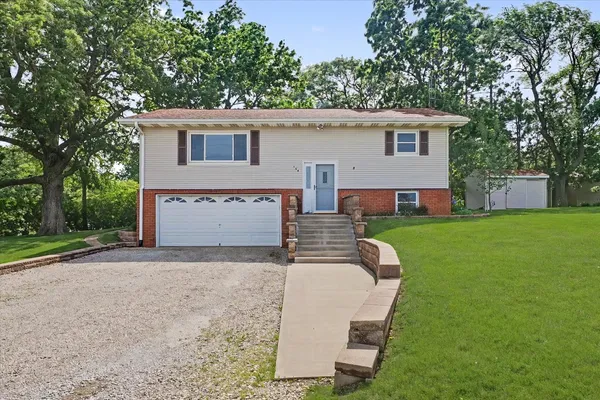 $215,000 | 104 Choctaw Trail, Loda, IL 60948