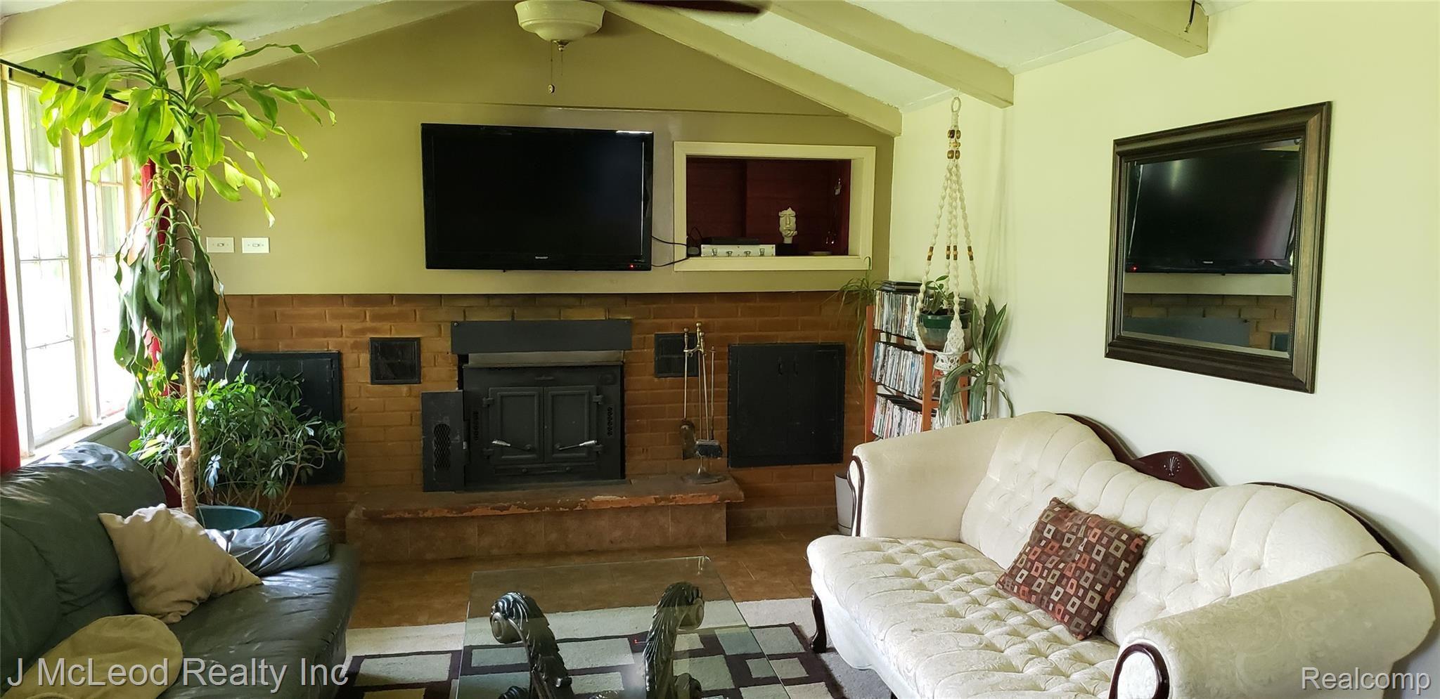 2460 Barnes Road Millington, MI 48746 - Photo 14 of 37 20190730_155946.jpg