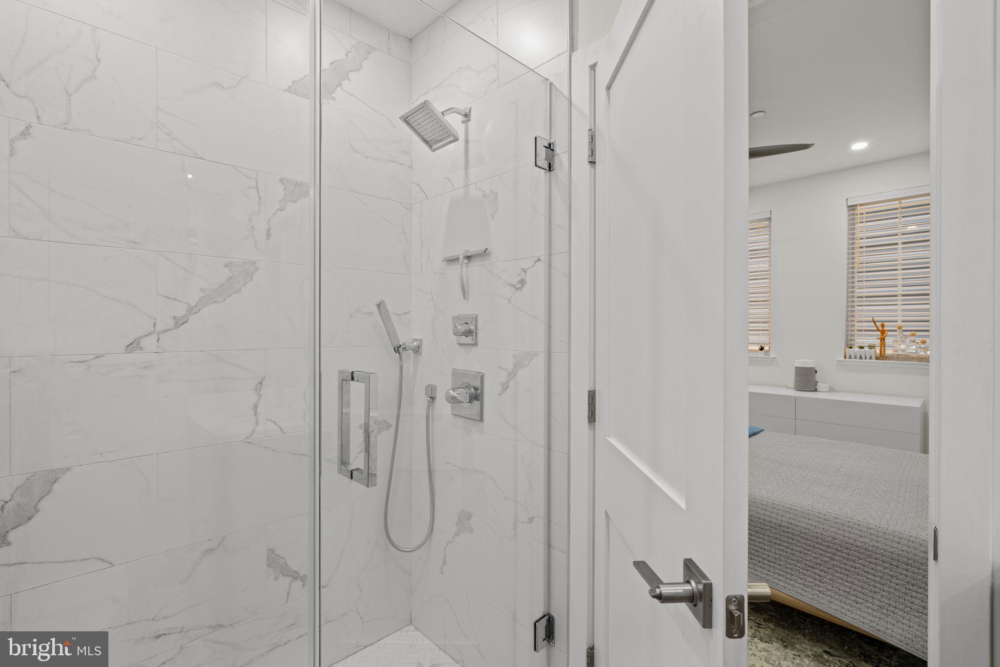 2428 Innovator Way, Unit A Philadelphia, PA 19146 - Photo 16 of 30 Primary En-Suite Bath