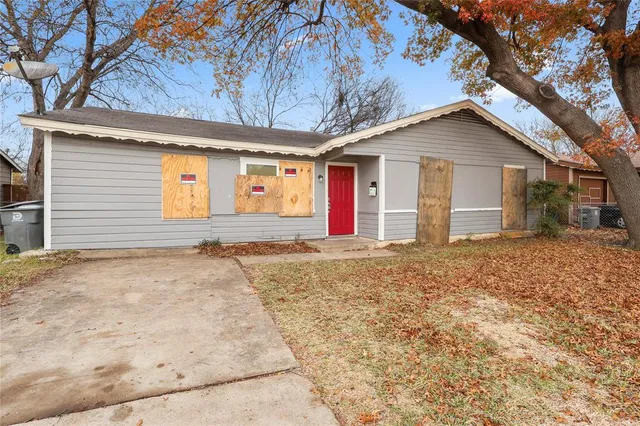 $184,900 | 725 Emberwood Drive, Dallas, TX 75232
