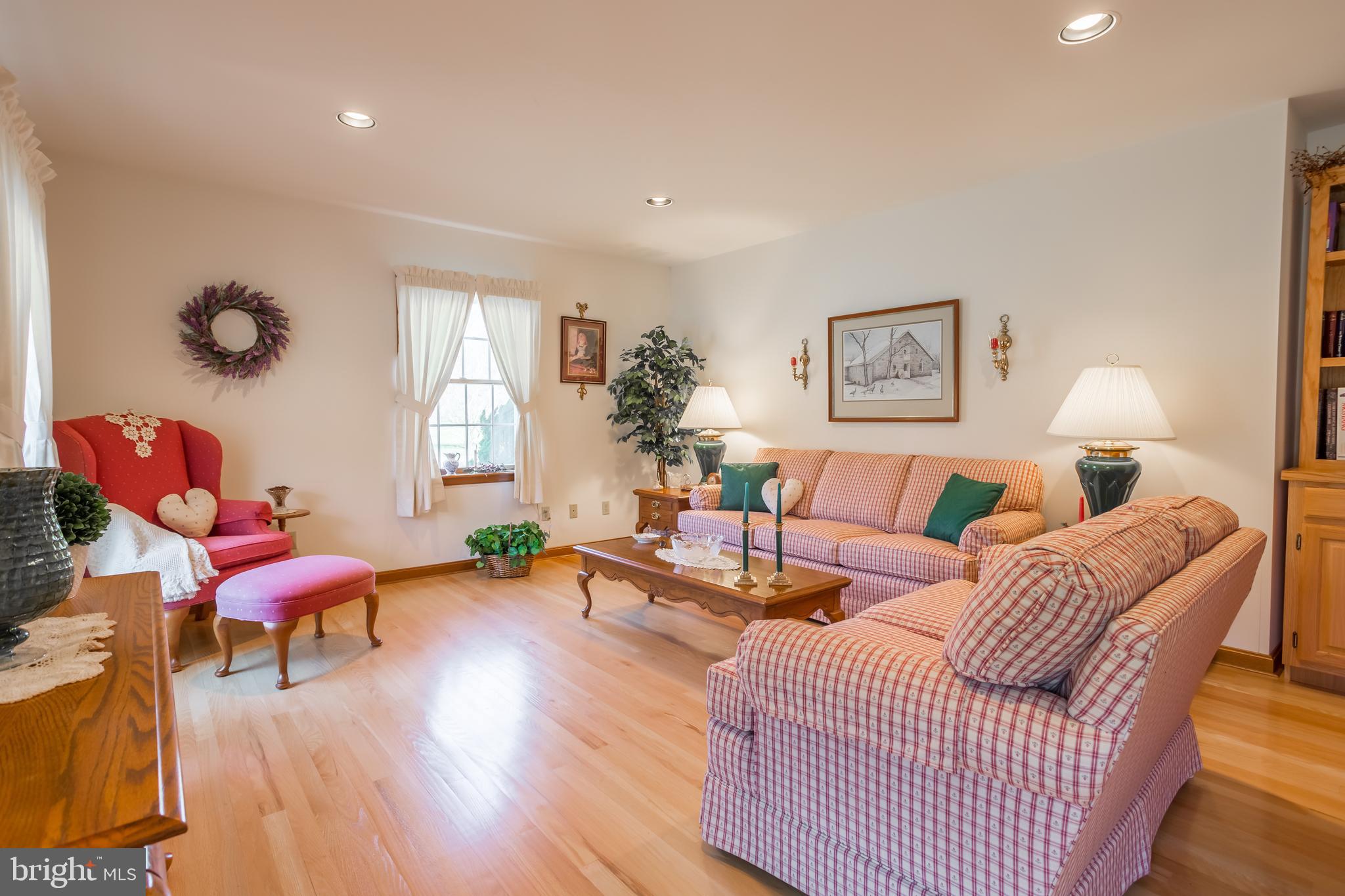 23195 Peterkins Road Georgetown, DE 19947 - Photo 11 of 74 Formal Living Room