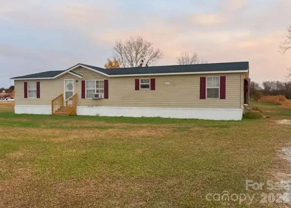 $69,900 | 332 Best Road, Whiteville, NC 28472