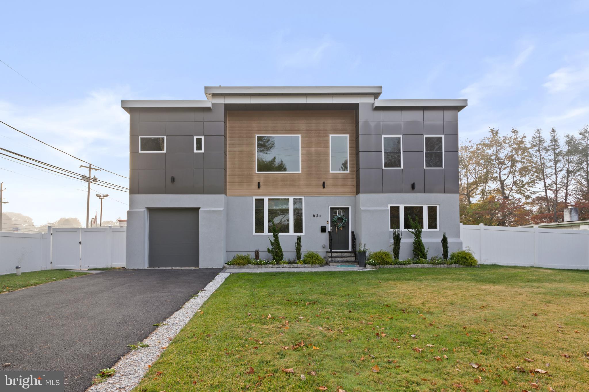 605 Cedar Grove Road Broomall, PA 19008 - Photo 1 of 47