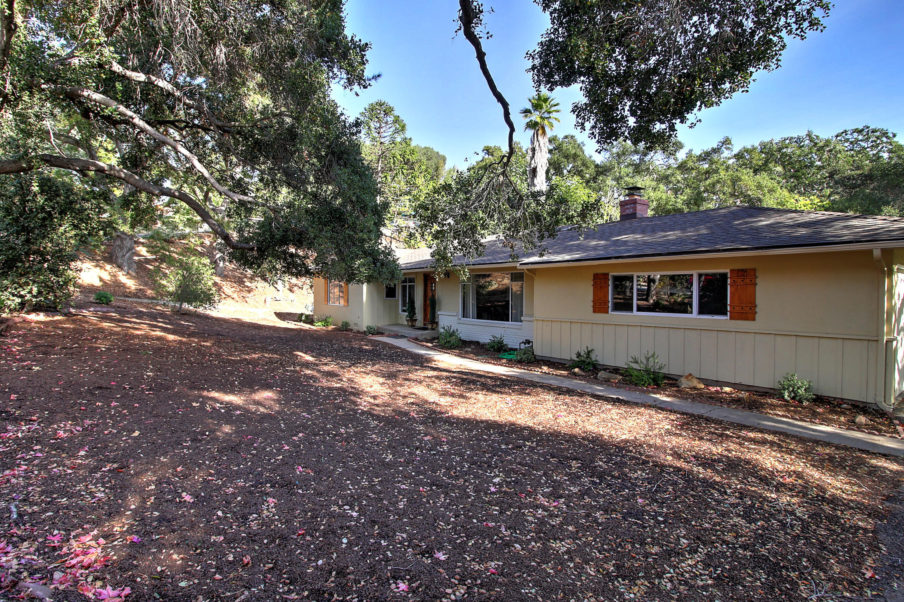 438 North Ontare Road Santa Barbara, CA 93105 - Photo 7 of 21 003