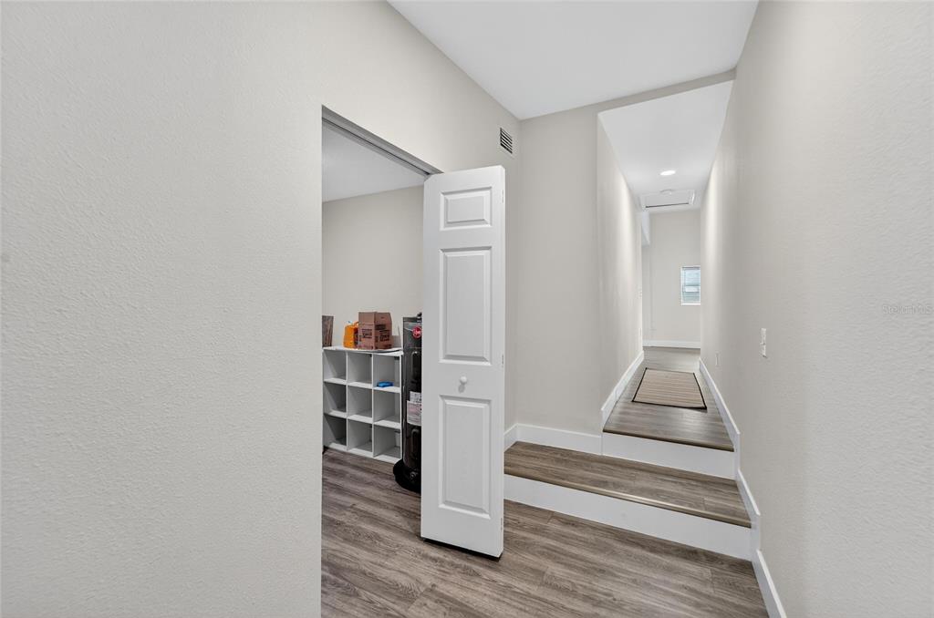 2525 West Beach Street Tampa, FL 33607 - Photo 19 of 48 a view of entryway and hall with wooden floor