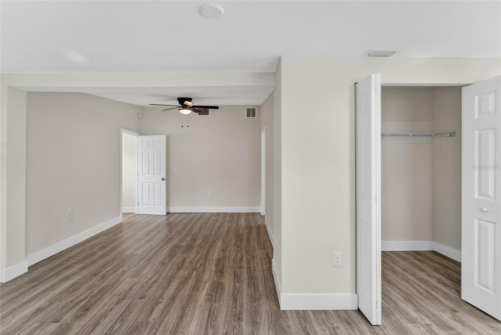2525 West Beach Street Tampa, FL 33607 - Photo 36 of 48 a view of an empty room with wooden floor