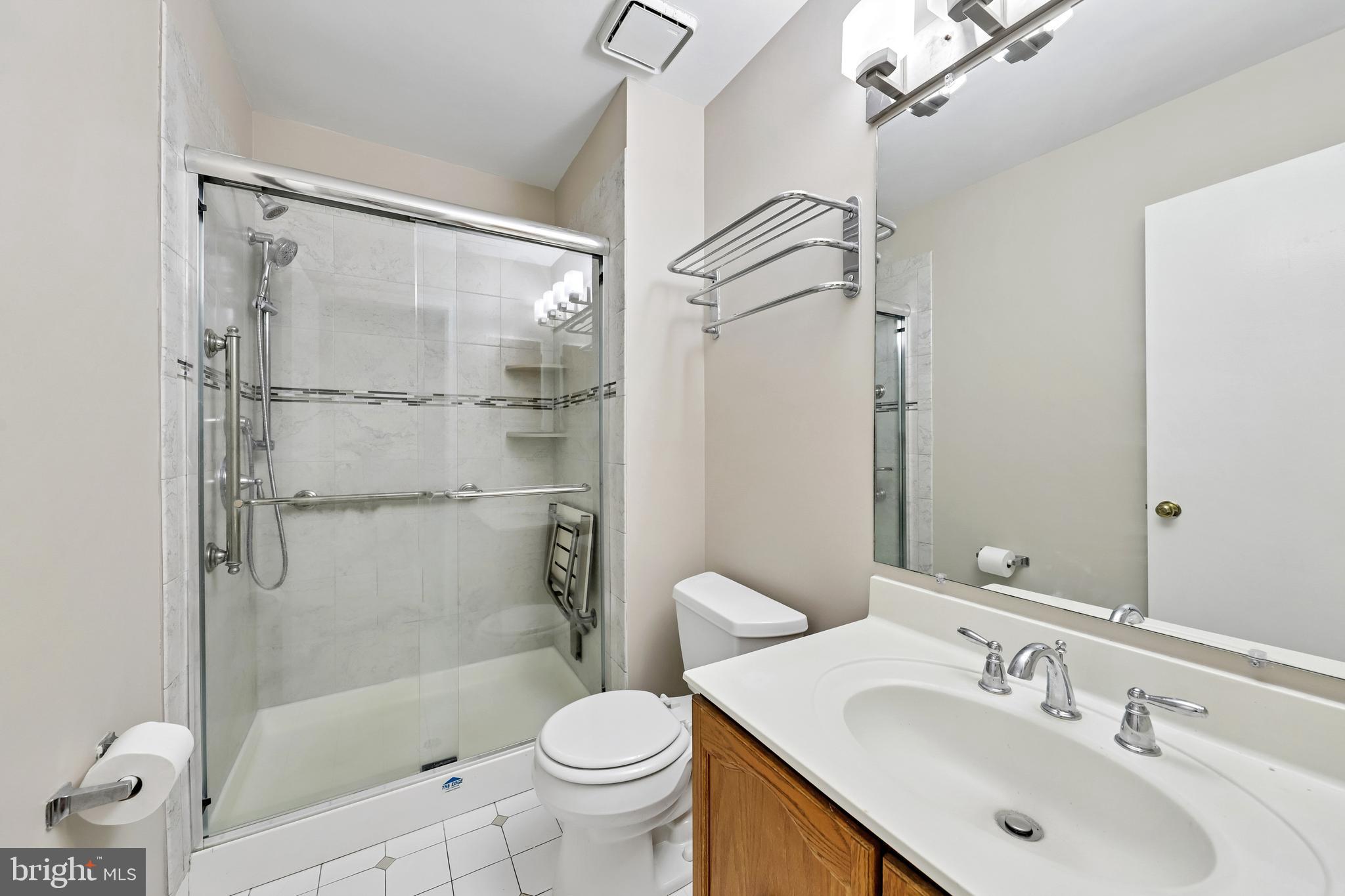 2062 Derby Ridge Lane, Unit 316 Silver Spring, MD 20910 - Photo 22 of 48 Primary Bedroom Bathroom