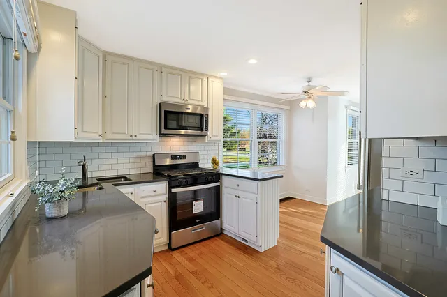 $429,000 | 120 South Rohlwing Road, Palatine, IL 60074