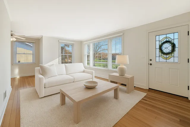 $429,000 | 120 South Rohlwing Road, Palatine, IL 60074