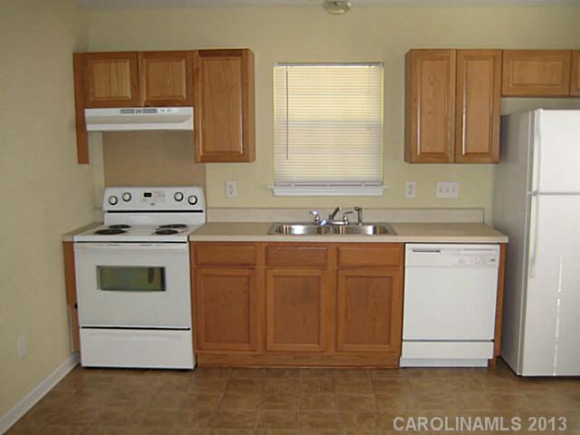 327 Harrison Street Charlotte, NC 28208 - Photo 2 of 7