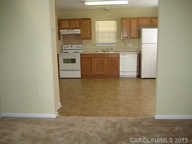 327 Harrison Street Charlotte, NC 28208 - Photo 3 of 7