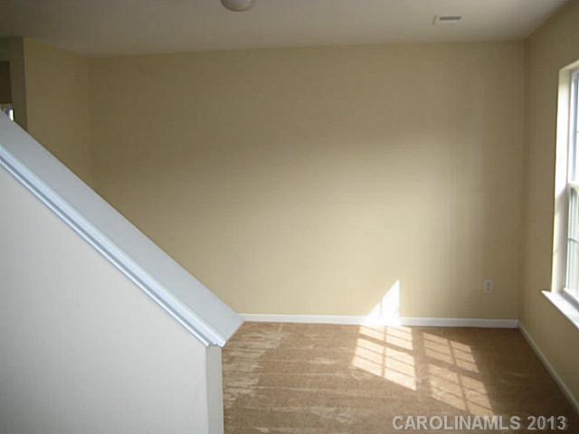 327 Harrison Street Charlotte, NC 28208 - Photo 4 of 7