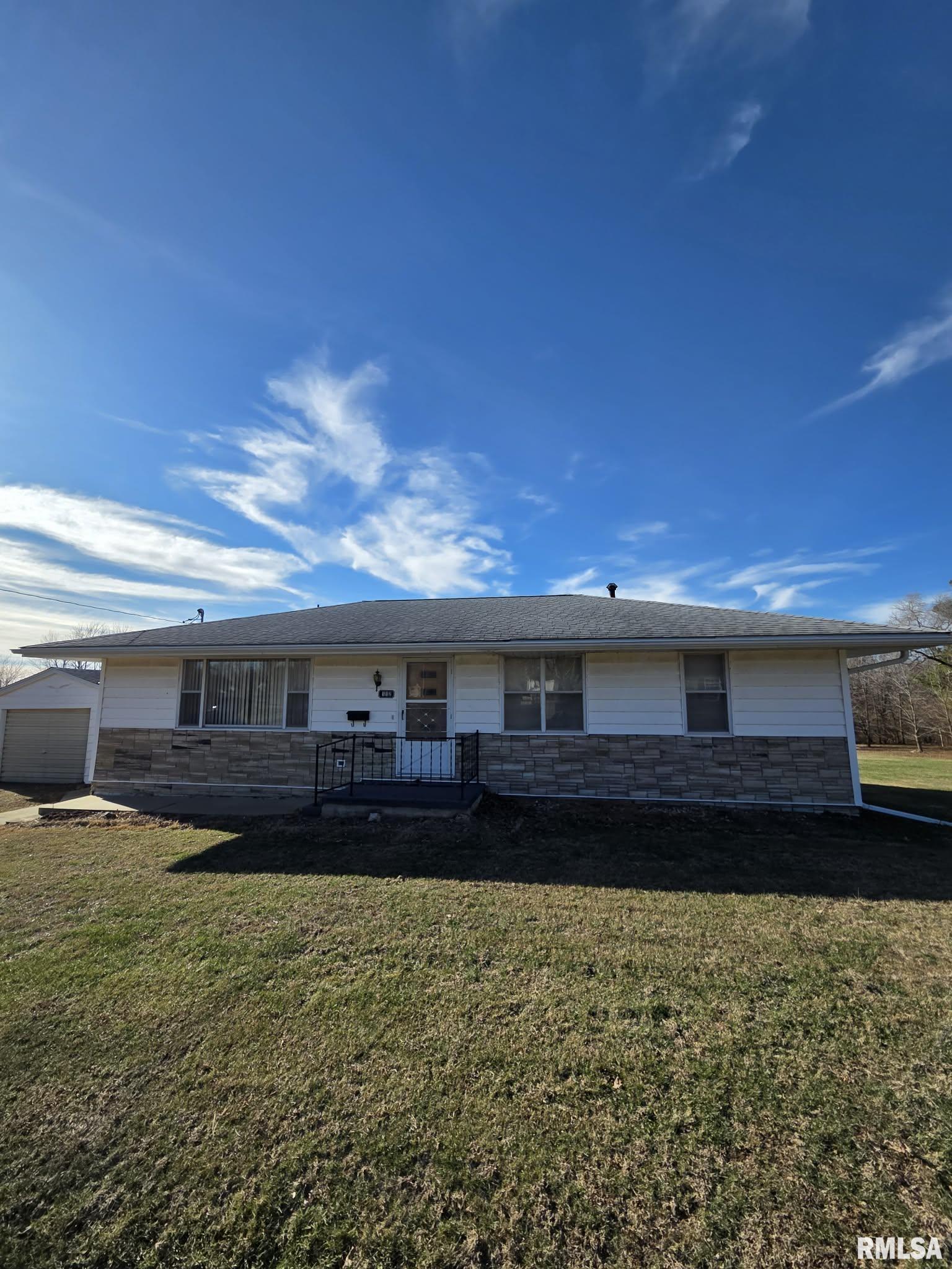 112 Marshall Court Clayton, IL 62324 - Photo 1 of 26