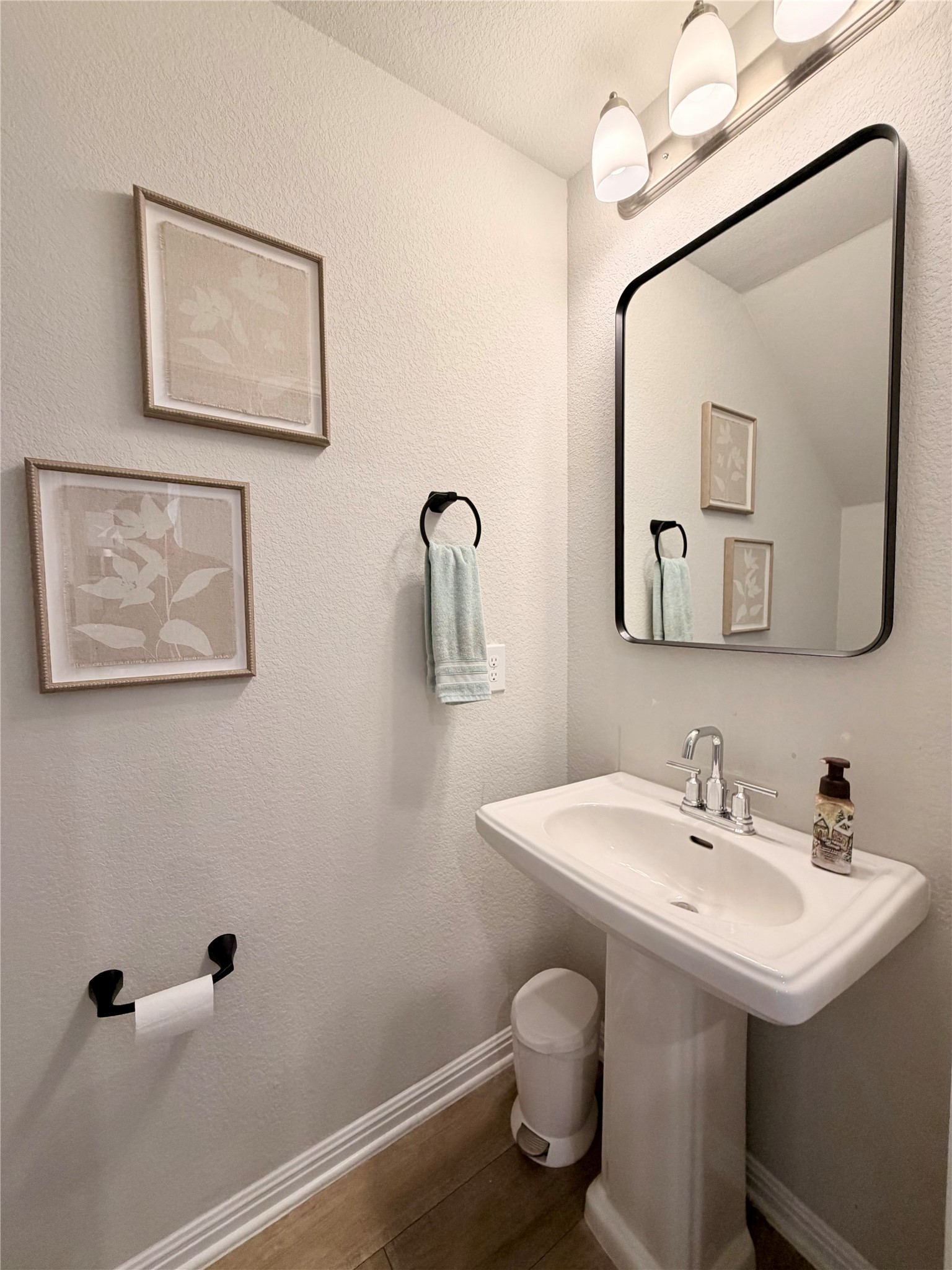 9015 Cattle Baron Path, Unit 1803 Austin, TX 78747 - Photo 17 of 23 Half Guest Bath (located downstairs)