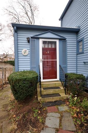 526 Centre Street, Unit 5 Boston, MA 02130 - Photo 13 of 14 a front view of a house