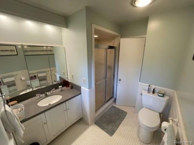 2106 Tecumseh River Road Lansing, MI 48906 - Photo 13 of 33 13-Master Bath.jpg