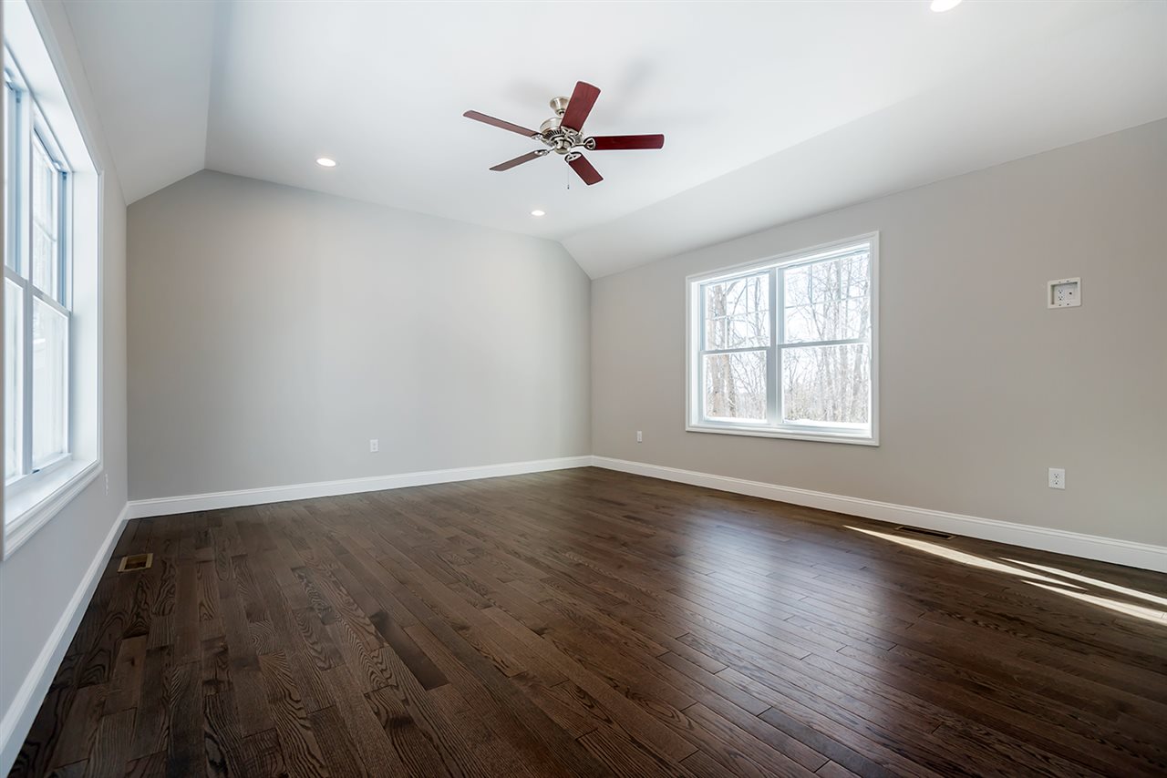91 Brookdale Road Salem, NH 03079 - Photo 17 of 36