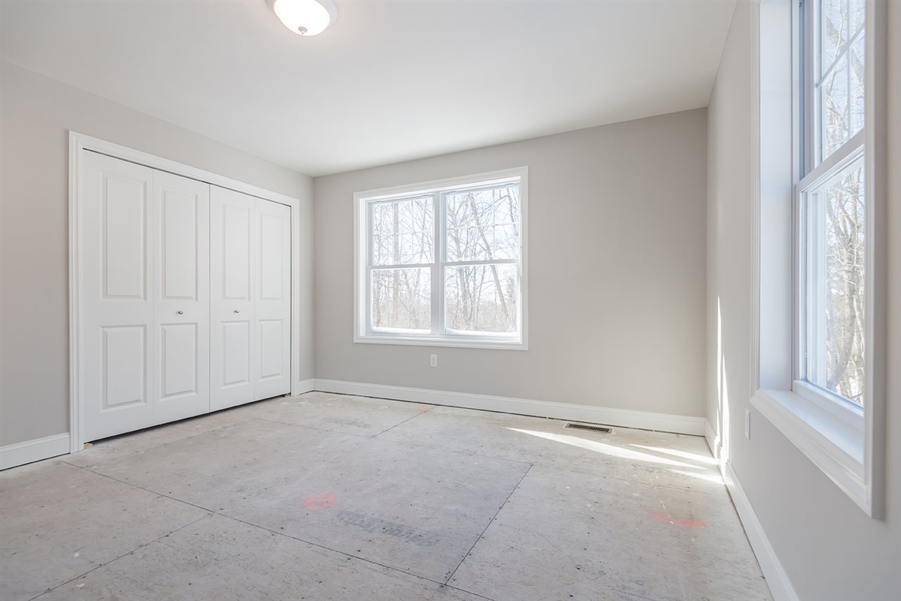 91 Brookdale Road Salem, NH 03079 - Photo 23 of 36
