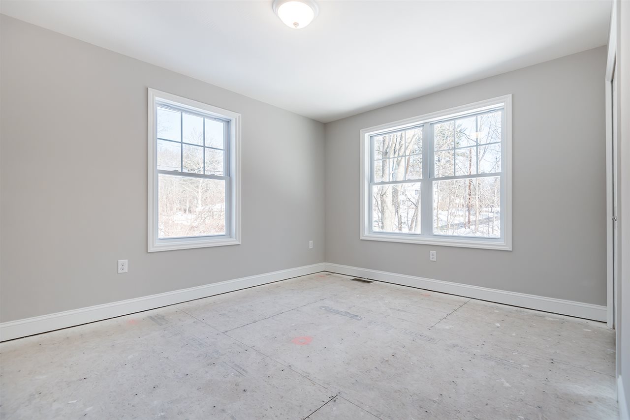 91 Brookdale Road Salem, NH 03079 - Photo 24 of 36