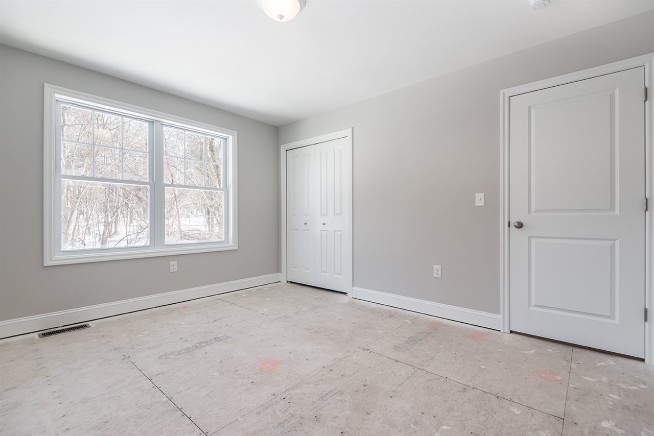 91 Brookdale Road Salem, NH 03079 - Photo 25 of 36