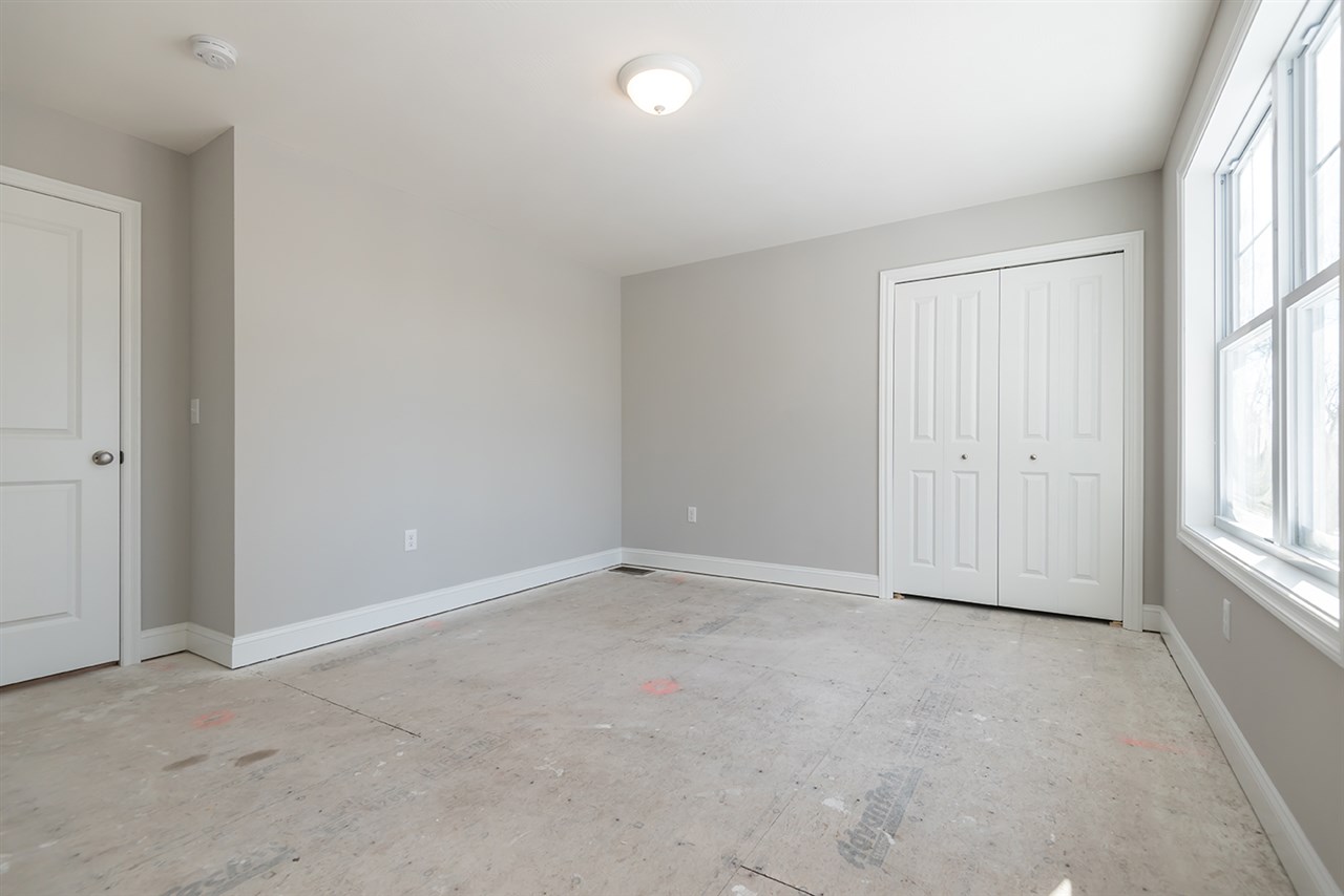 91 Brookdale Road Salem, NH 03079 - Photo 27 of 36