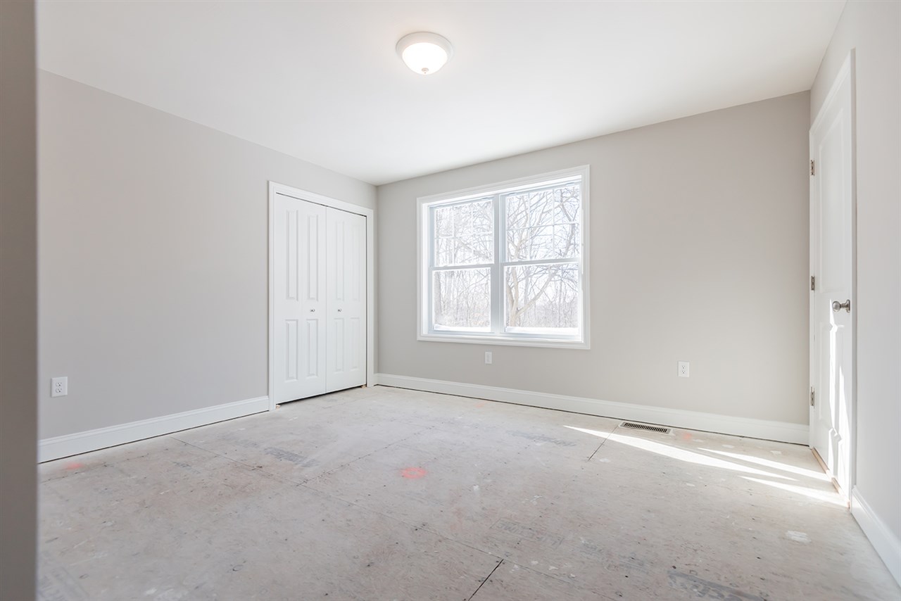 91 Brookdale Road Salem, NH 03079 - Photo 28 of 36