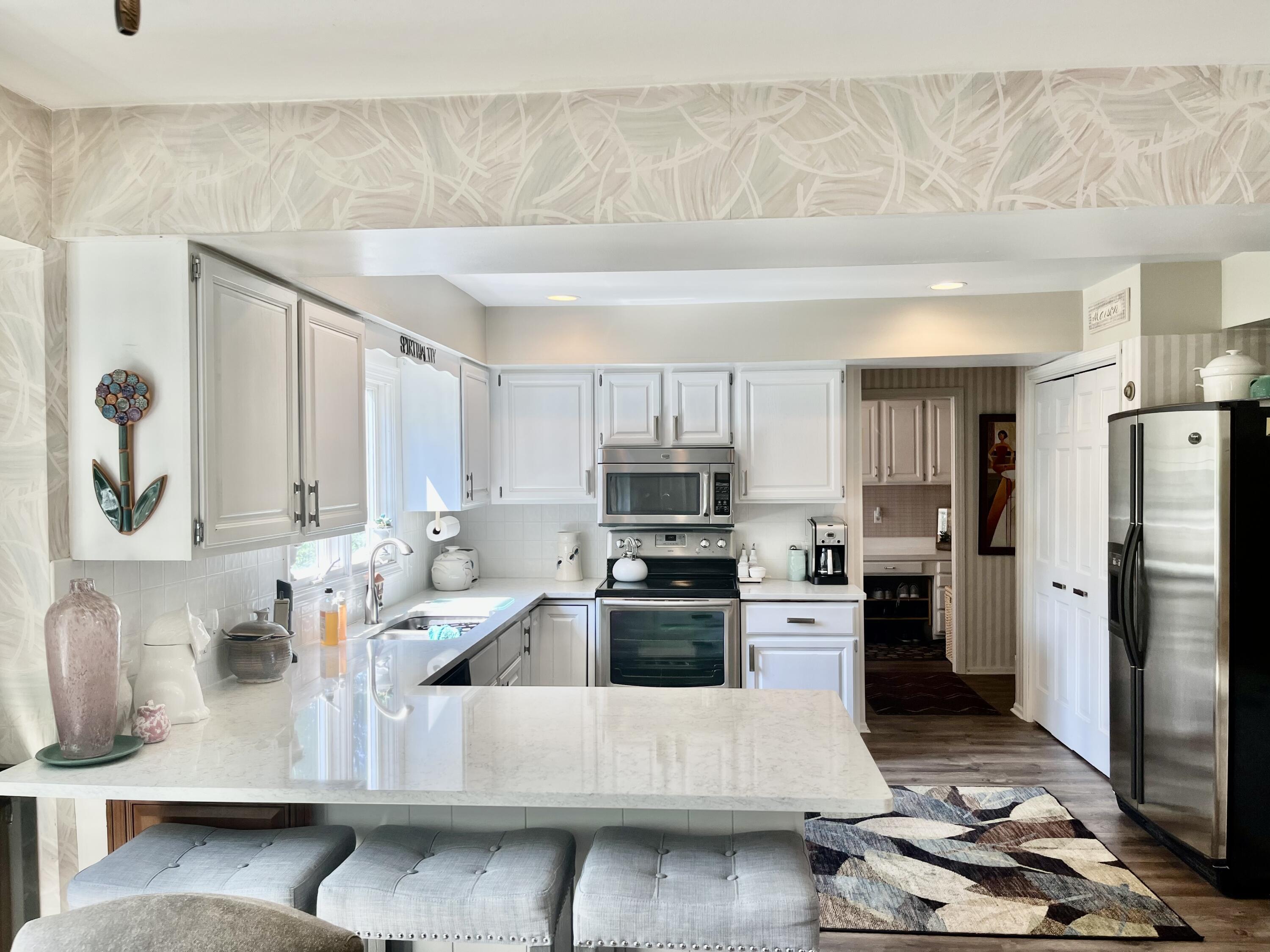 2550 Inverness Road Southeast Grand Rapids, MI 49546 - Photo 3 of 32 8E33B119-9FDD-46B3-95DA-69B62B6B6B56