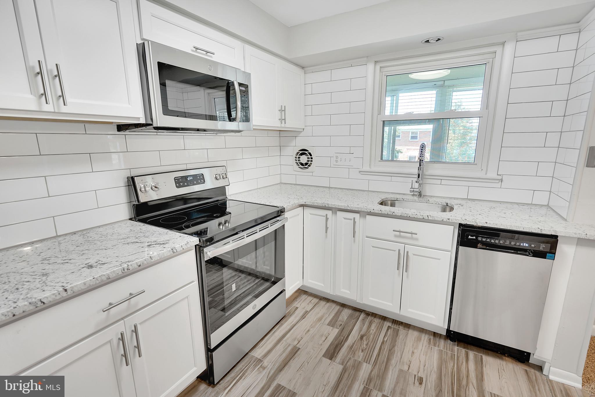 202 Warwick Road, Unit C Stratford, NJ 08084 - Photo 4 of 22 Gallery Image 4