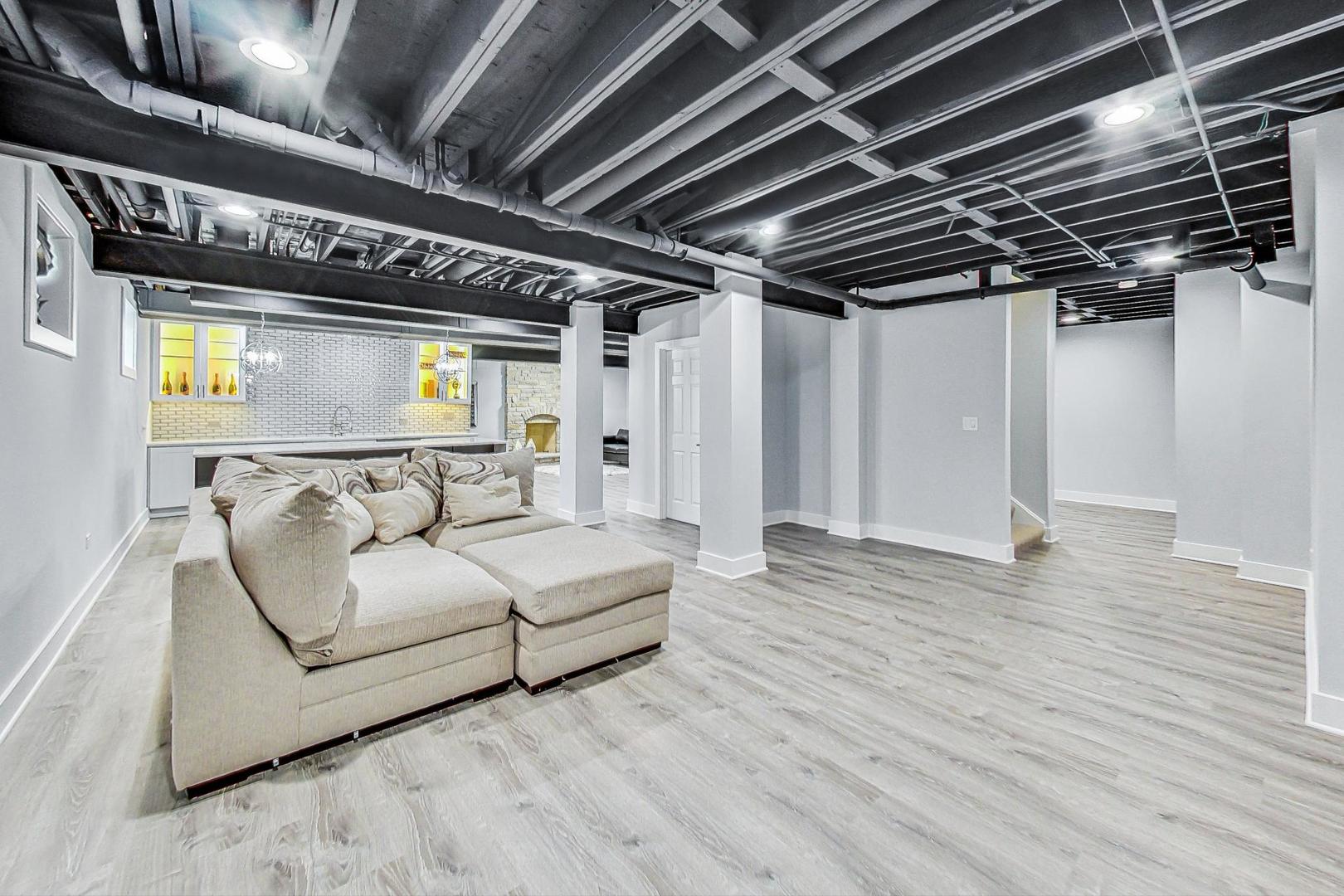 321 Forest Drive Addison, IL 60101 - Photo 23 of 35 a view of livingroom with furniture