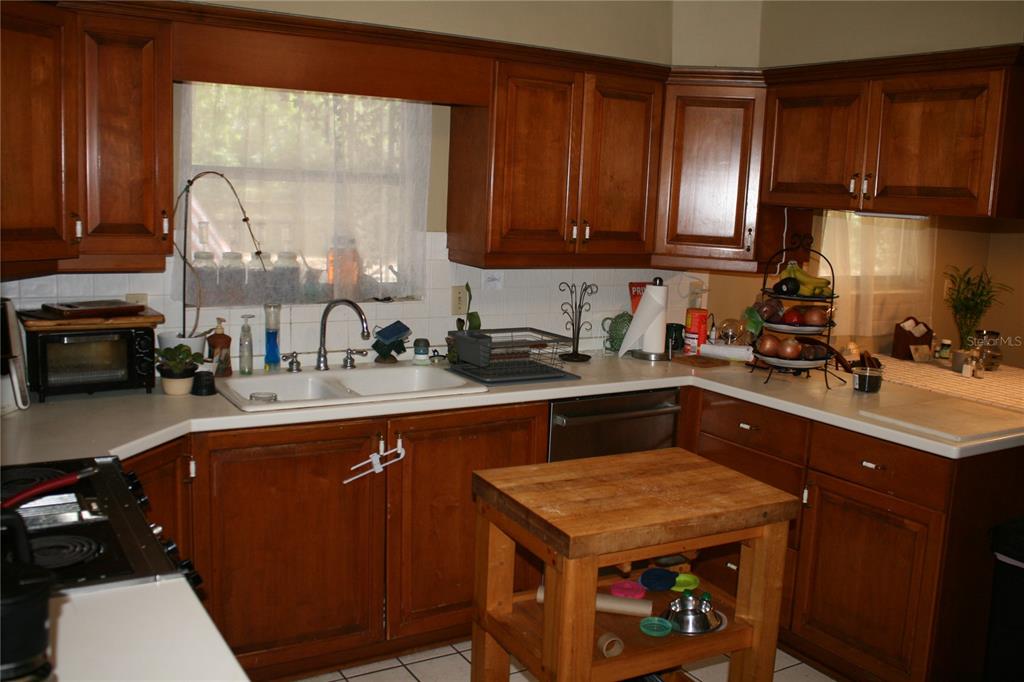 106 Southwest 38th Street Gainesville, FL 32607 - Photo 7 of 36