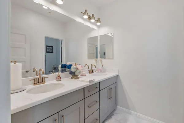 $3,850 | 2880 Grayson Street, Hollister, CA 95023