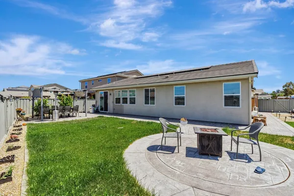 $3,850 | 2880 Grayson Street, Hollister, CA 95023