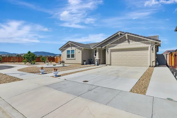 $3,850 | 2880 Grayson Street, Hollister, CA 95023