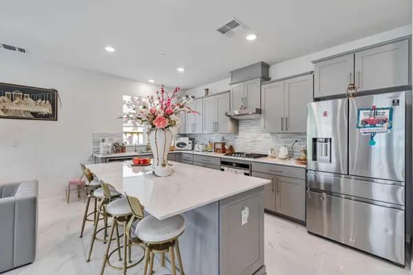 $3,850 | 2880 Grayson Street, Hollister, CA 95023