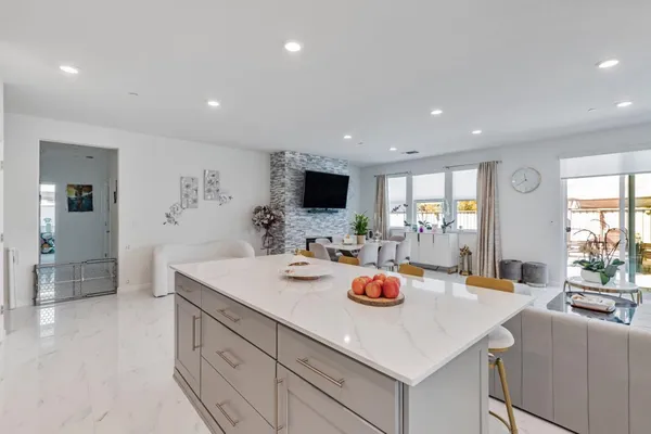 $3,850 | 2880 Grayson Street, Hollister, CA 95023