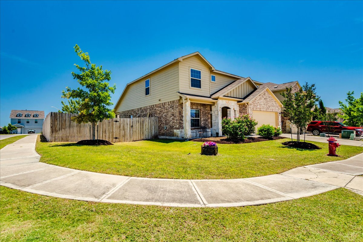 358 Jasper Trail Buda, TX 78610 - Photo 4 of 35 Corner Lot