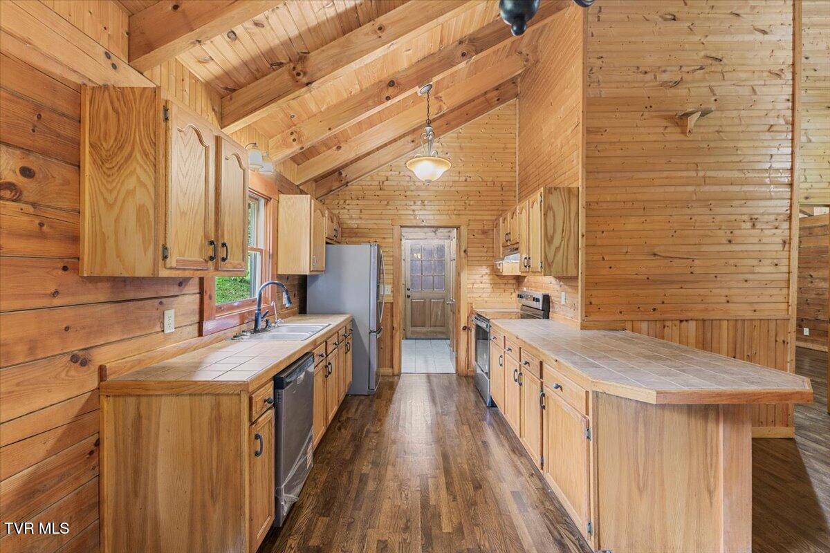 386 Judge Ben Allen Road Elizabethton, TN 37643 - Photo 18 of 33 22-128A2789