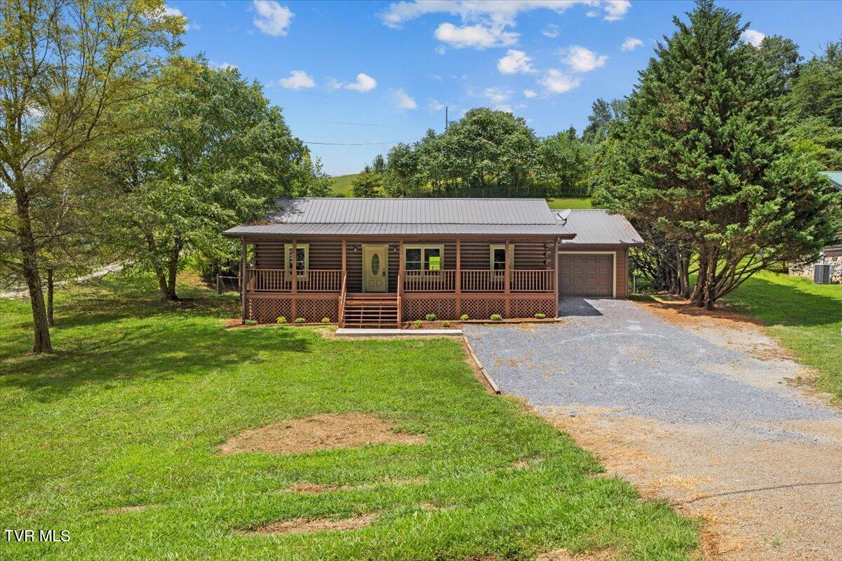 386 Judge Ben Allen Road Elizabethton, TN 37643 - Photo 3 of 33 04-128A2822