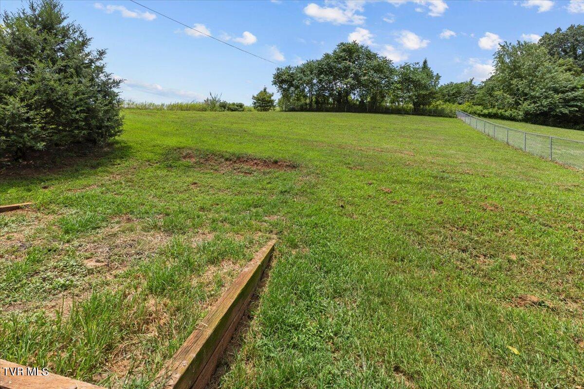 386 Judge Ben Allen Road Elizabethton, TN 37643 - Photo 10 of 33 32-128A2834