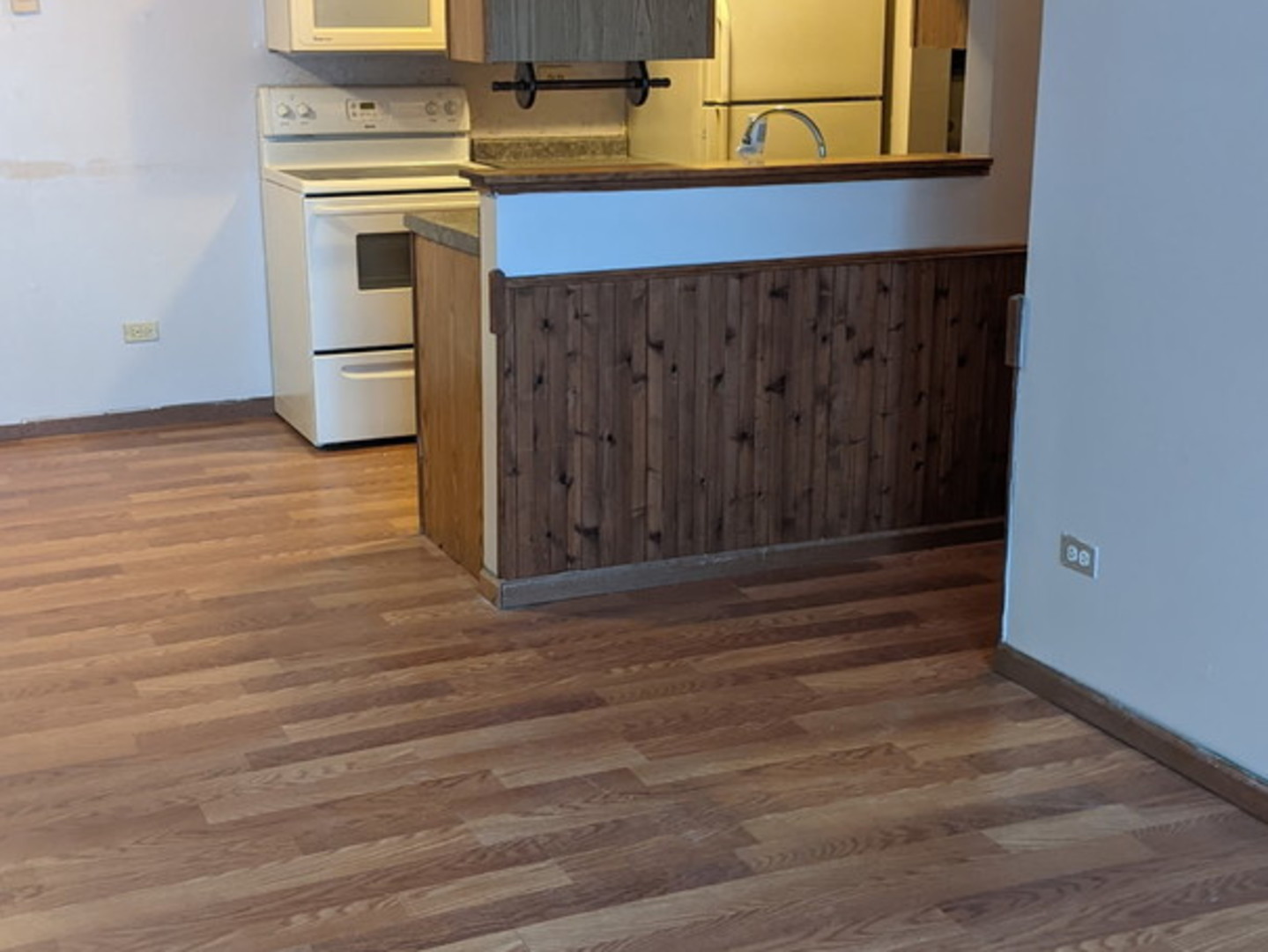 651 South Virginia Road, Unit 126 Crystal Lake, IL 60014 - Photo 2 of 11