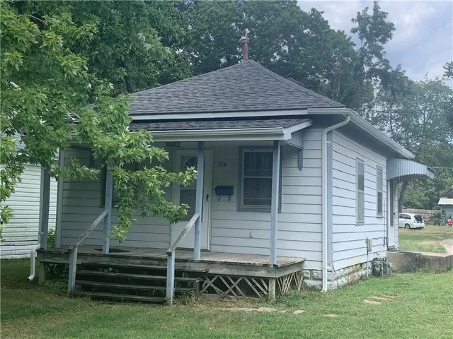 $57,000 | 714 West 3rd Street, Pittsburg, KS 66762