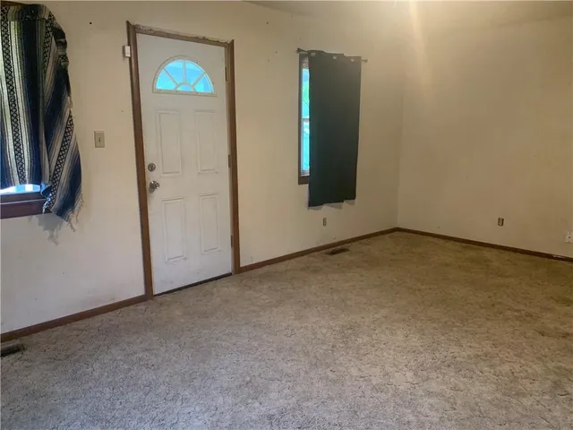 $57,000 | 714 West 3rd Street, Pittsburg, KS 66762