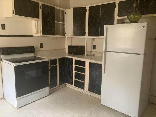 $57,000 | 714 West 3rd Street, Pittsburg, KS 66762