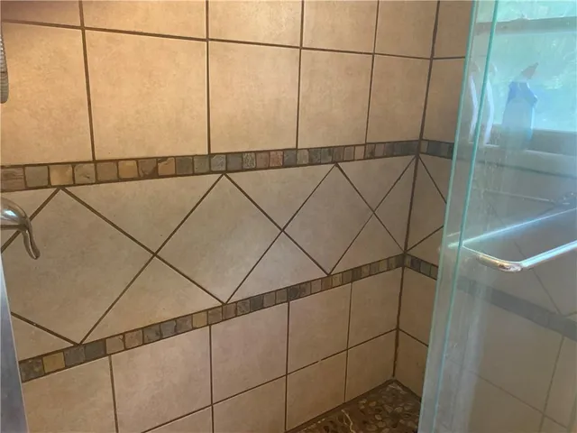 $57,000 | 714 West 3rd Street, Pittsburg, KS 66762