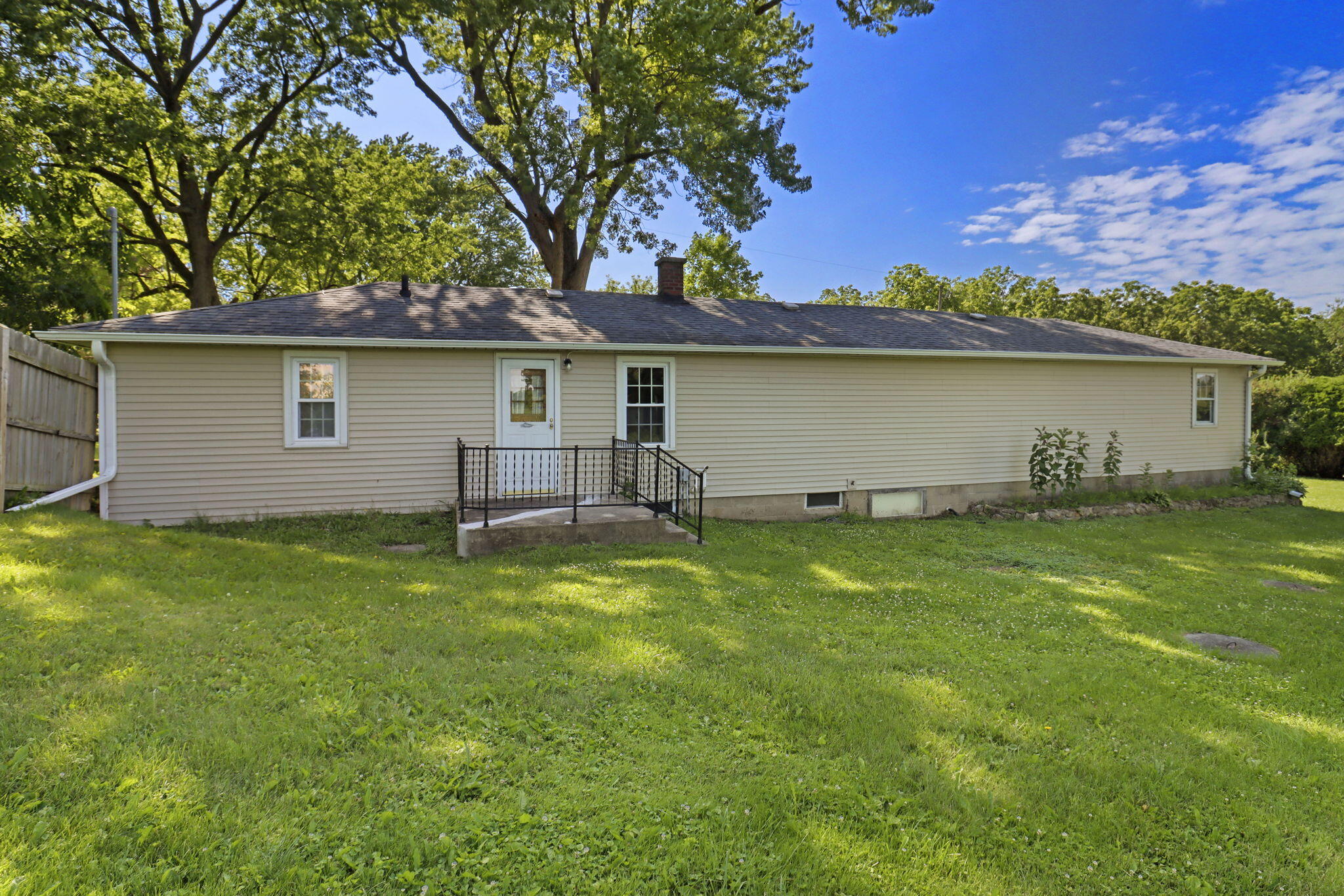 6592 Lorraine Road Richmond, WI 53115 - Photo 19 of 22 Back