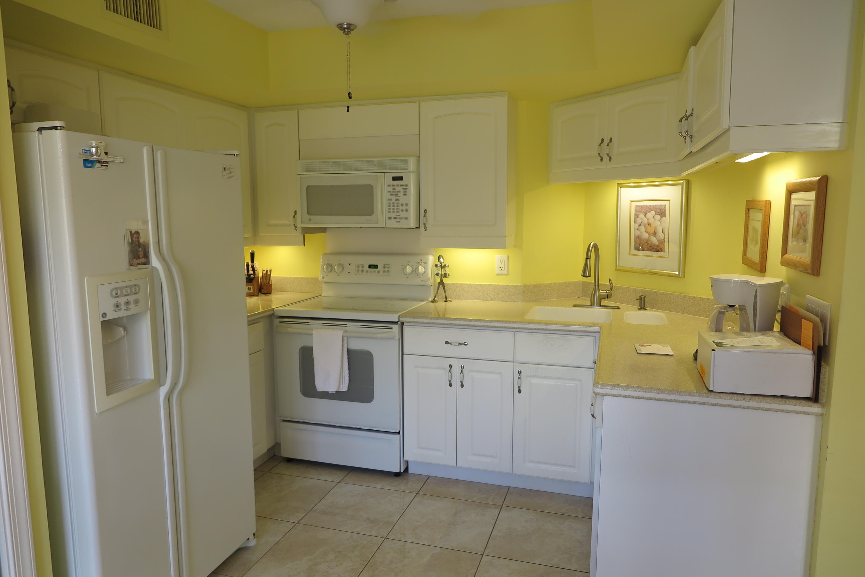 7872 Seville Place, Unit 2403 Boca Raton, FL 33433 - Photo 4 of 15 Kitchen