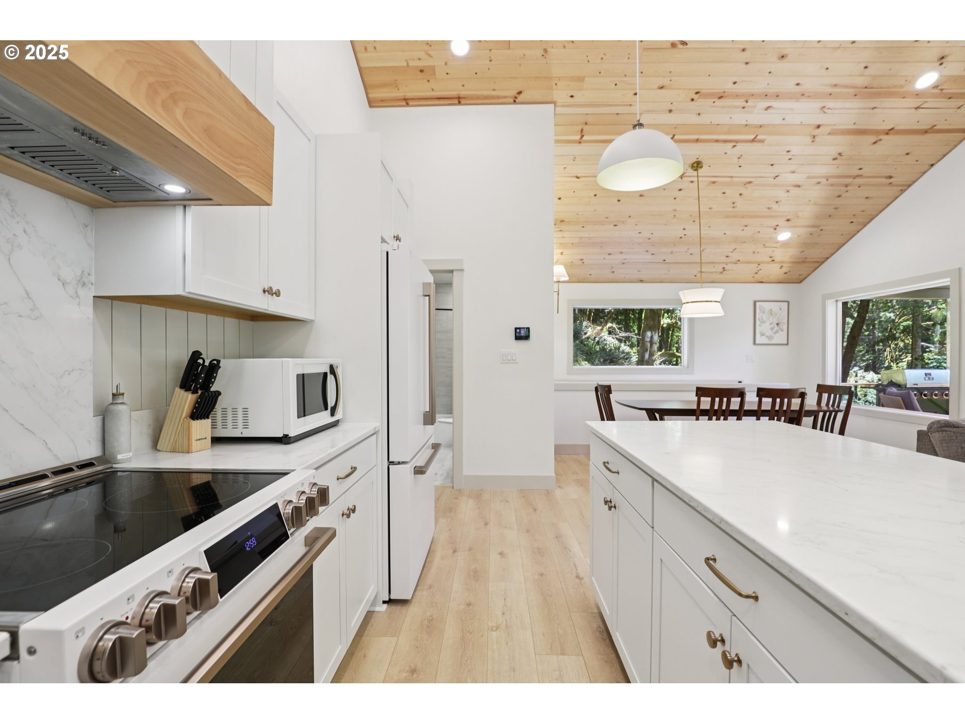 26824 East Henry Creek Road Rhododendron, OR 97049 - Photo 12 of 48 Gallery Image 12