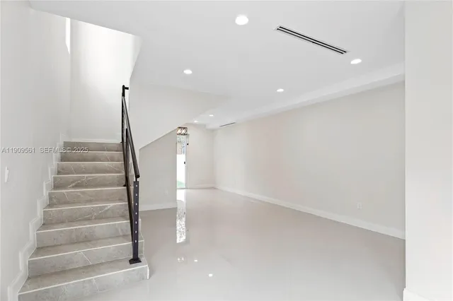 $3,250 | 1250 Northwest 39th Street, Unit 1250, Miami, FL 33142