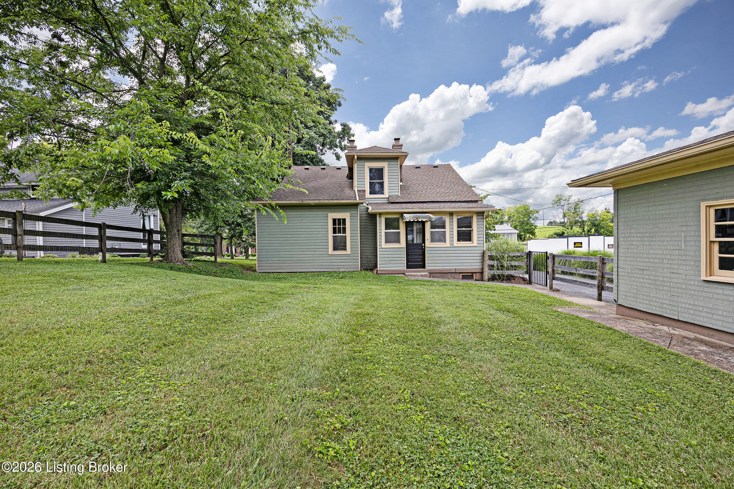 327 West Main Street Springfield, KY 40069 - Photo 6 of 31 327WMainSt-5